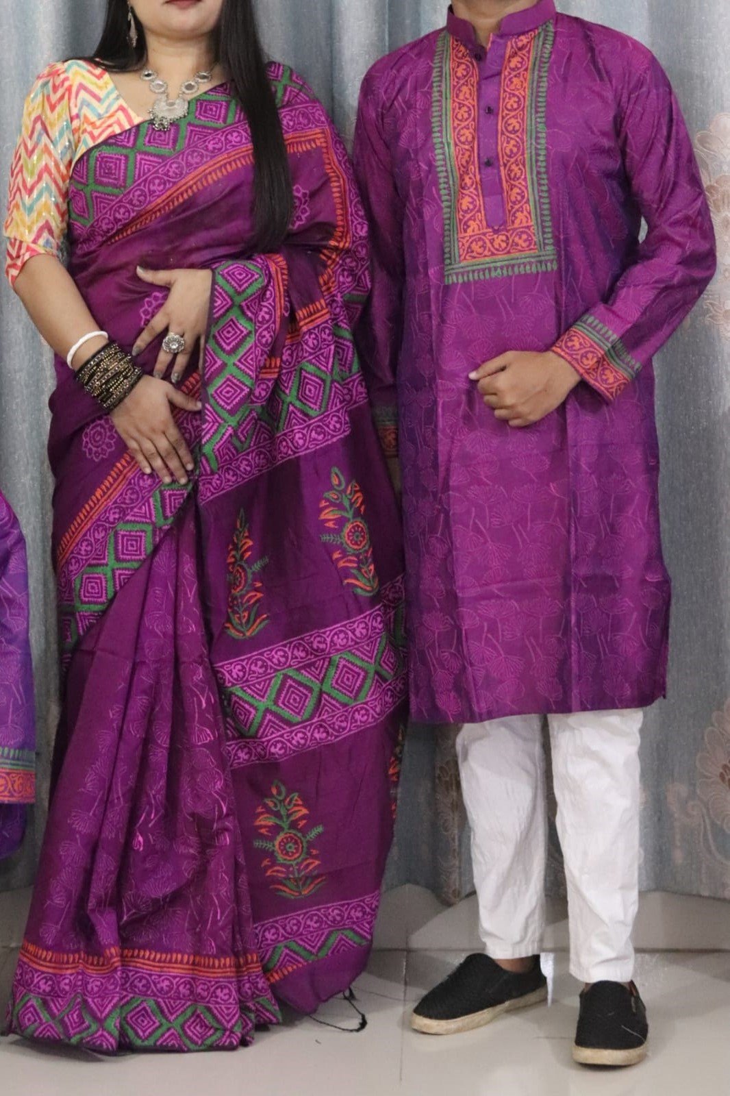 প্রিয়জনের সাথে মিলিয়ে ট্রেন্ডি শাড়ি-পাঞ্জাবি!